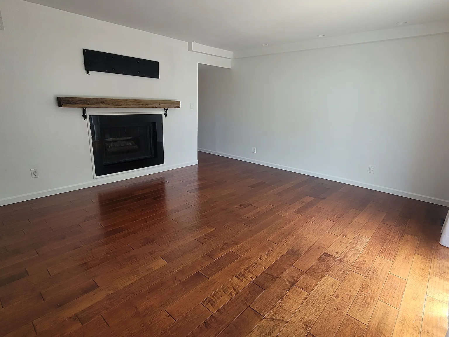 3 bed, 2.5 bath, 1500 sqft, $2,050 — Photo 4