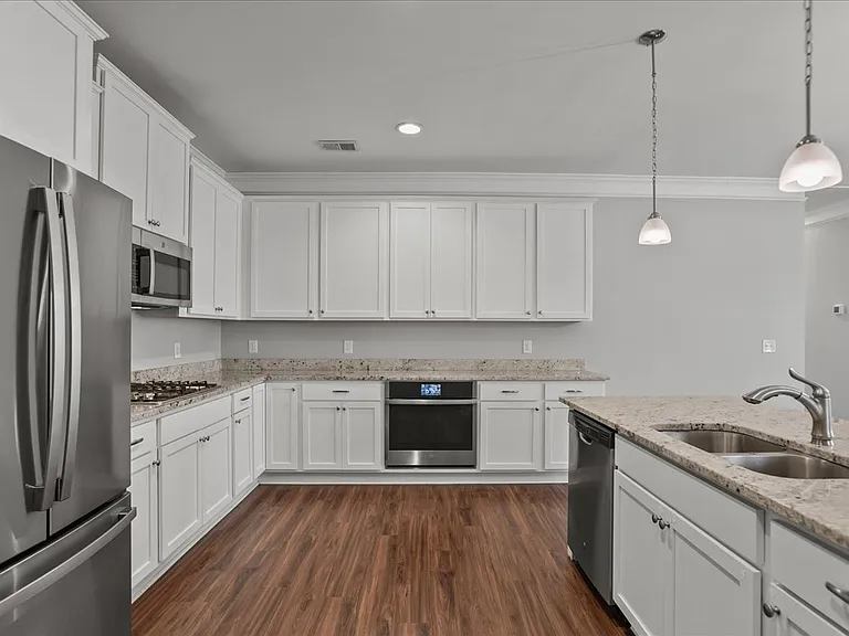 408 Senate St — Photo 10