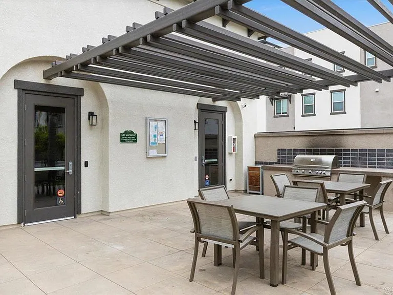 2472 Solara Ln — Photo 25