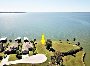 195 Treasure Poin, Onalaska, TX 77360