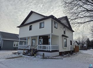 702 4th St SE, Pipestone, MN 56164