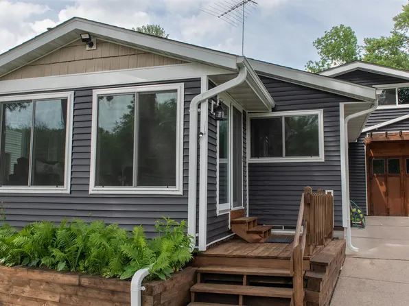 E7711 Cut Off Rd, New London, WI 54961