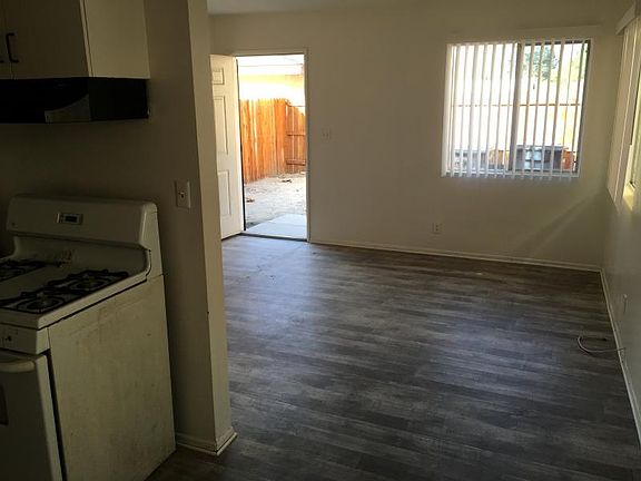 5th image of 370 W 3rd St