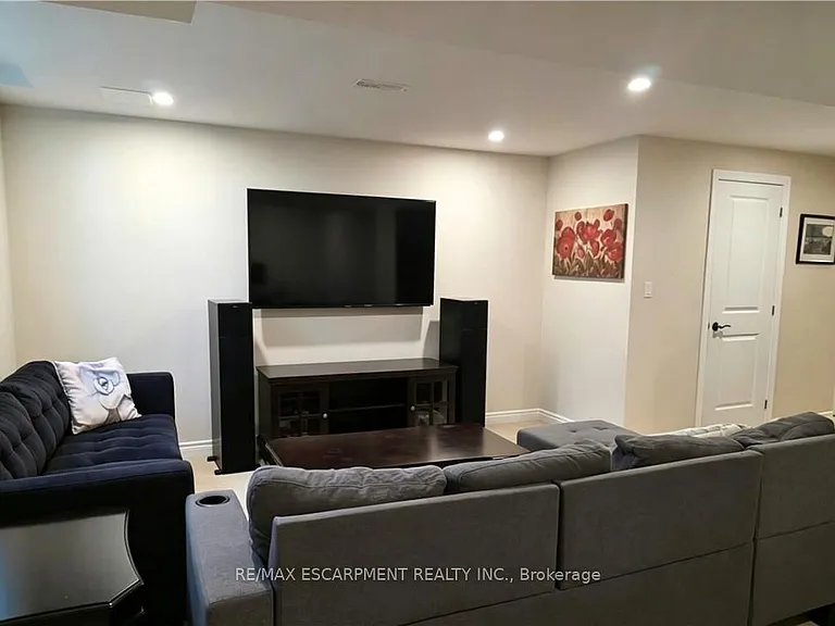 6 Chestnut Dr #9 — Photo 17