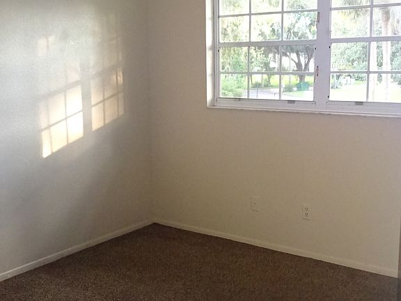 3rd image of 584 Fairways Ln #F-201-1