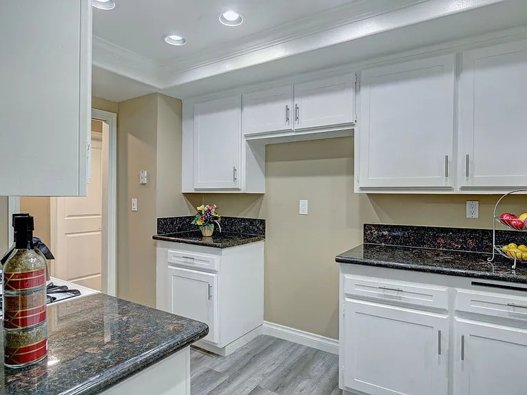 6830 Rosemead Blvd — Photo 14
