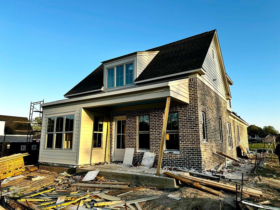 2nd image of 490 Valley Forge Ln
