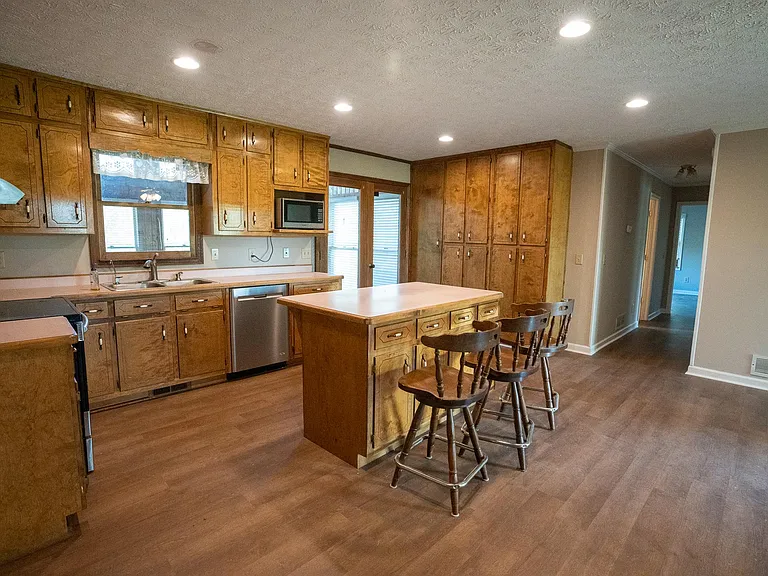 3840 Byers Rd — Photo 7
