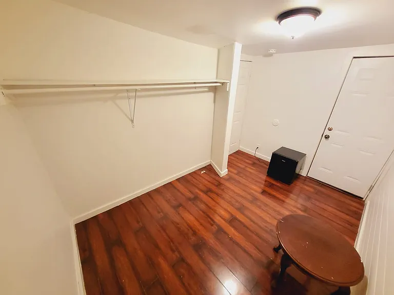 3606 Thompson St — Photo 3