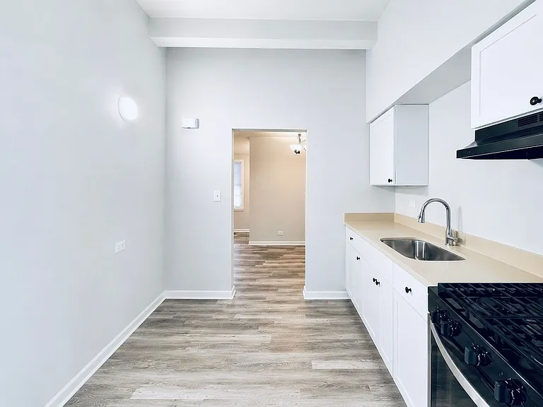 1660 N 1st Avenue — Photo 1