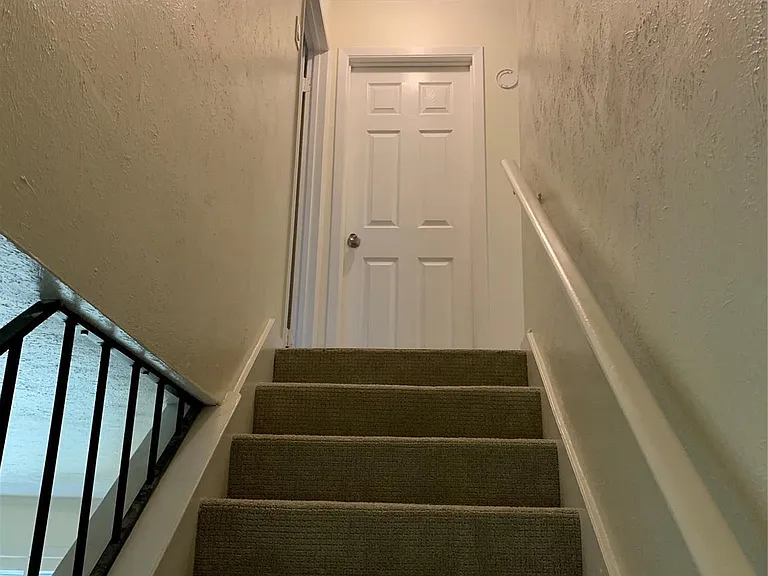 2211 Montclair Dr — Photo 14
