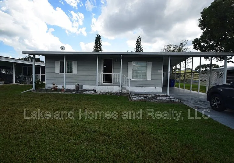 1567 Longbow Dr — Photo 2