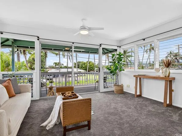 823 Kainui Dr, Kailua, HI 96734