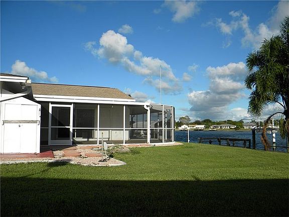 4th image of 221 E Tarpon Blvd NW
