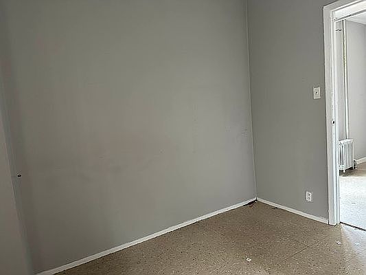 5th image of 311 E 109th St APT 1C