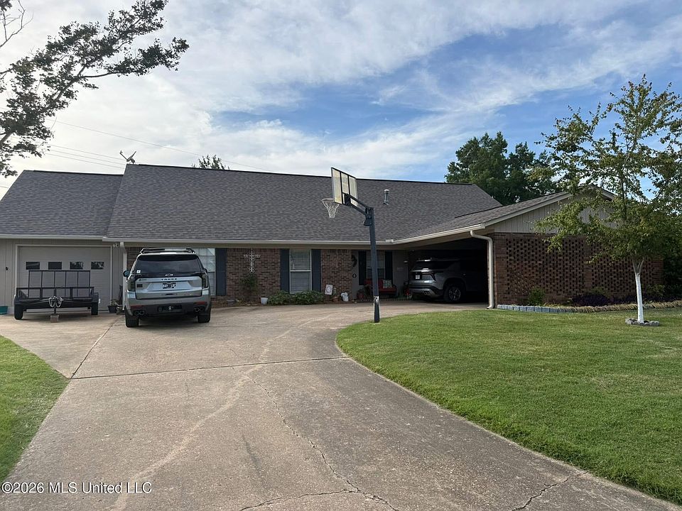 1st image of 720 Centennial Dr