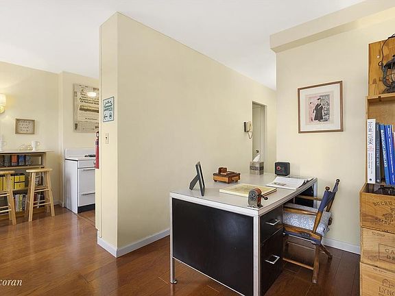 5th image of 80 La Salle St APT 17E
