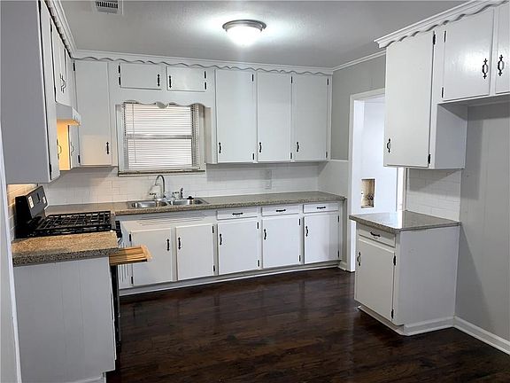 5th image of 1301 Wayne St