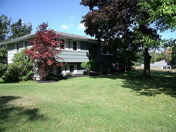 2nd image of 7565 Lake Ave