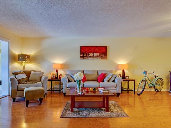 5th image of 4595 Chancellor St NE APT 218