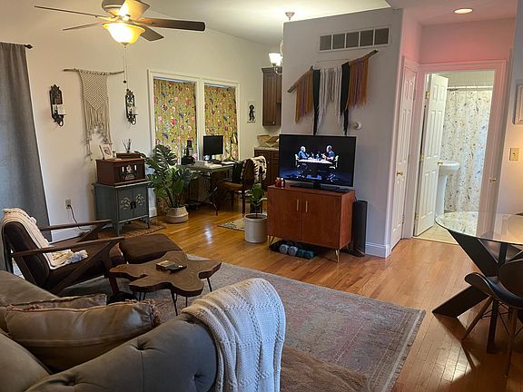 3rd image of 24 Gay St Floor 1