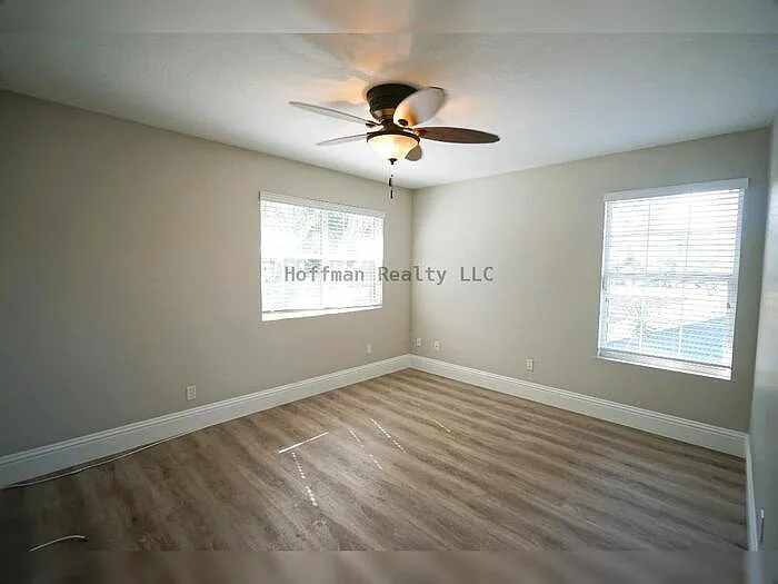 317 W Hanlon St — Photo 27