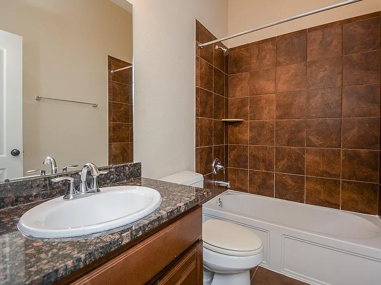 22 Cheswood Manor Dr — Photo 39