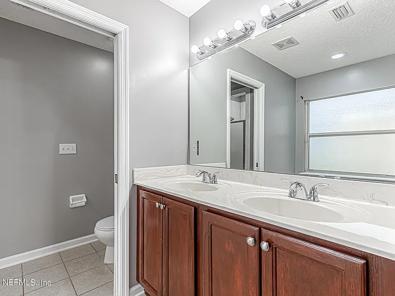 2243 Trailwood Dr — Photo 35