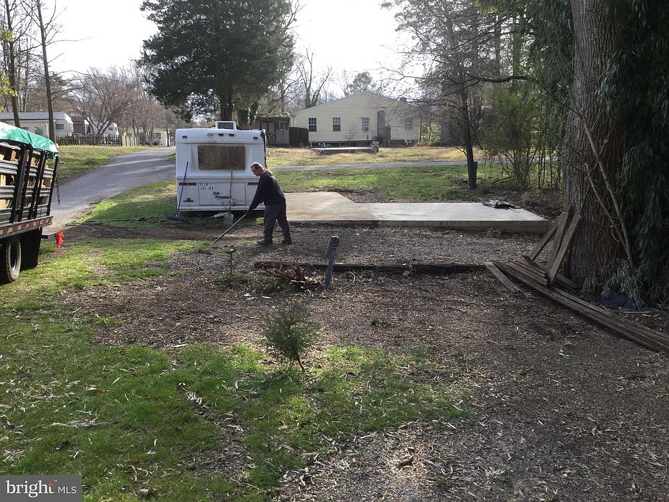2nd image of 134-104 105 Tollah Circle Gln #1