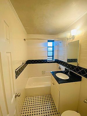 4th image of 530 W 236th St APT 4b