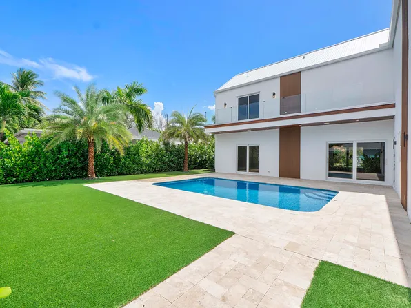 303 SW 14TH Place, Boca Raton, FL 33432