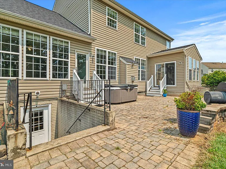 2619 Inwood Dr — Photo 38