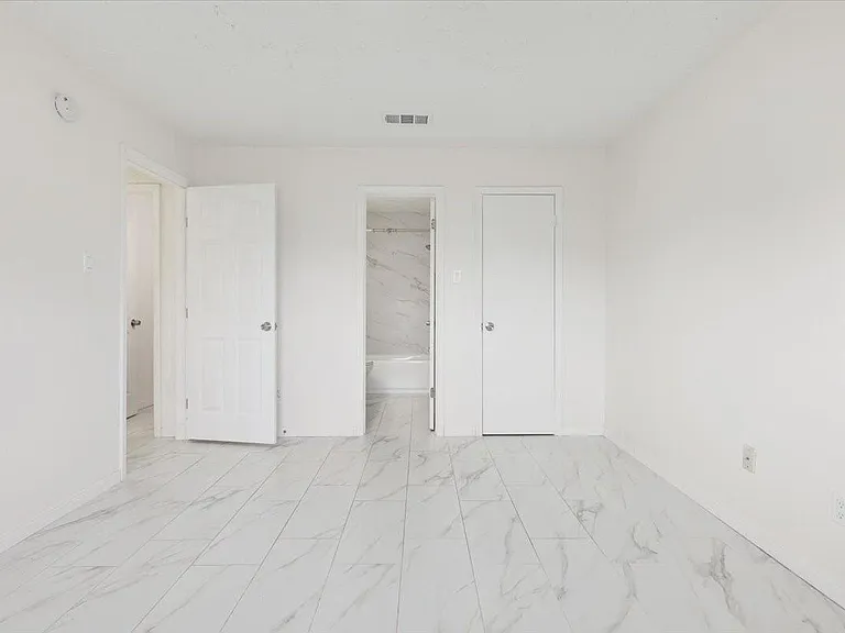 14818 Gladewick Dr — Photo 9