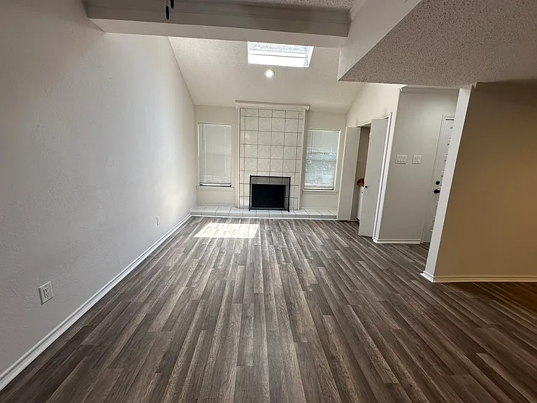 3231 Elizabeth St — Photo 3