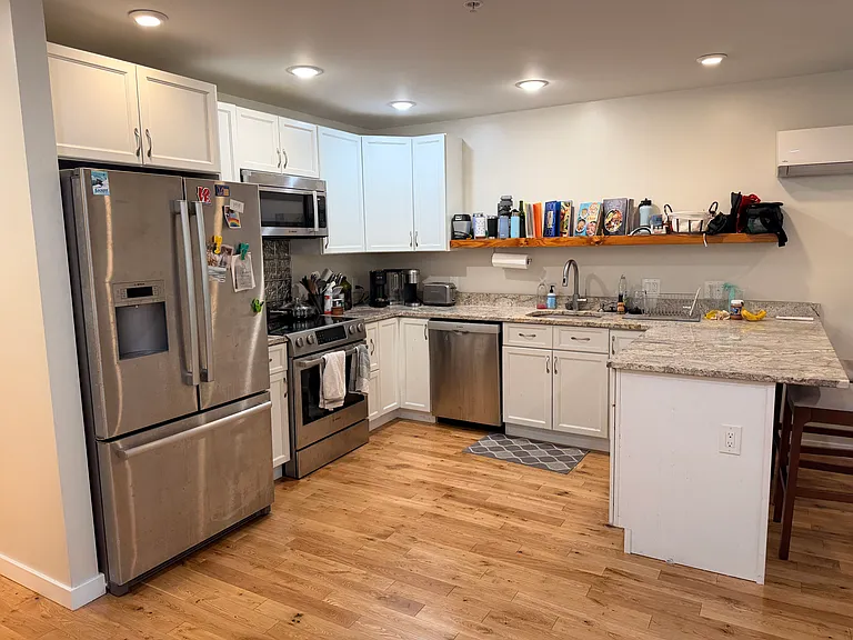 1120 Walnut St #3F — Photo 7