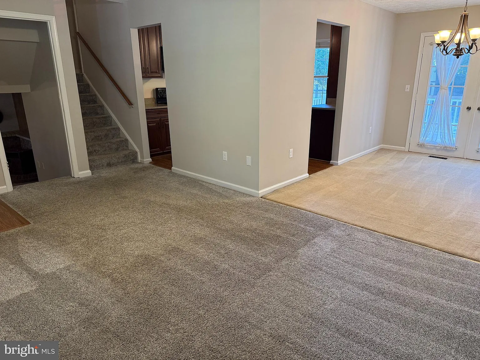 3 bed, 1080 sqft, $2,600 — Photo 4