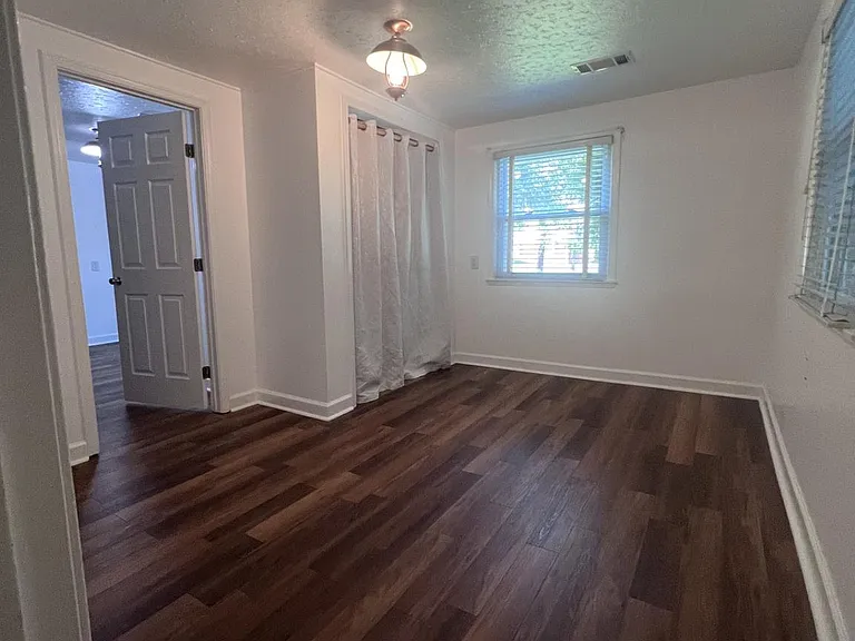5825 Lamont Dr — Photo 30
