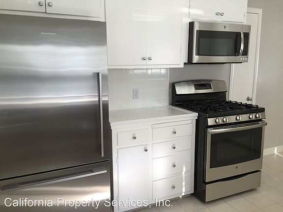 4th image of 970 Crane St #4