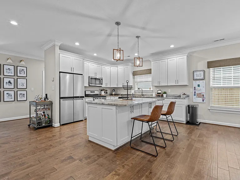 115 Thalia Rd — Photo 8