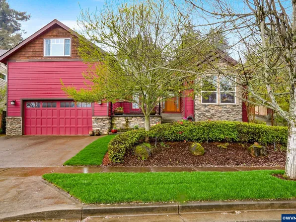 320 Tillicum Dr, Silverton, OR 97381