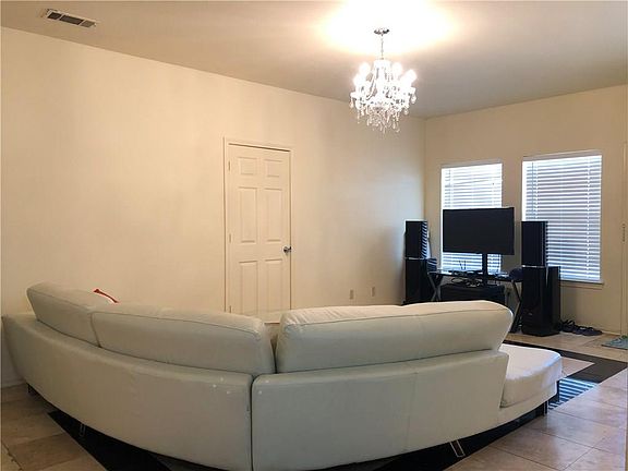 5th image of 412 N Garland Ave