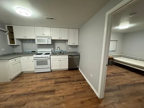 4907 N Washtenaw Ave #BB Photo 1