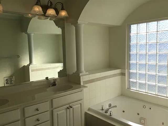 1813 Day Lily Ln — Photo 10