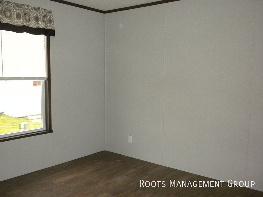 1st image of 726 S Holmes Dr #189