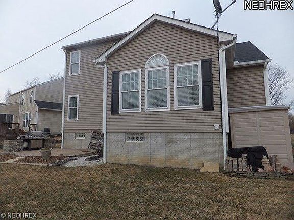 3rd image of 490 Brookside Ln