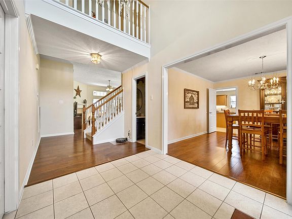 3rd image of 20607 Bradford Forest Dr