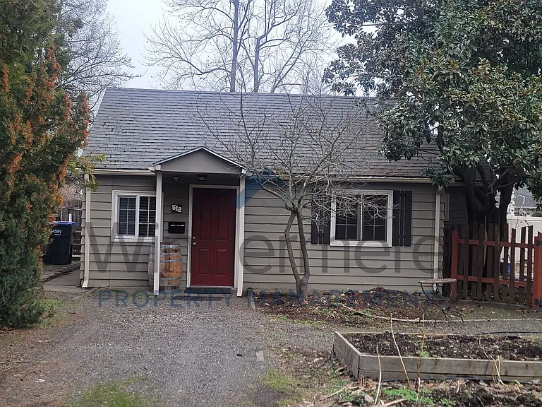 512 Columbia St — Photo 1
