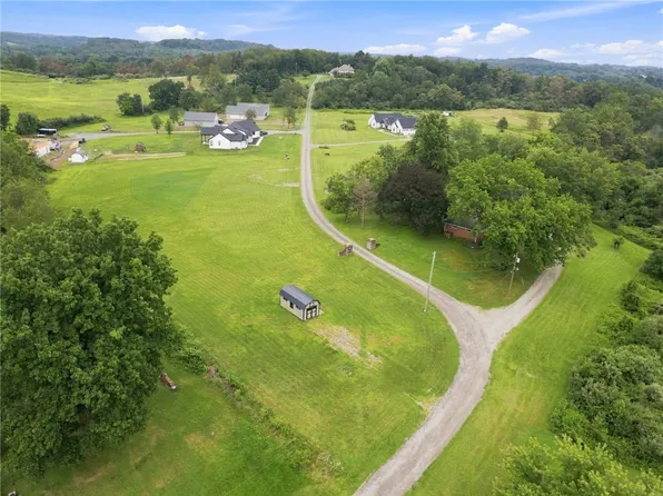 100 Gaston Rd, New Alexandria, PA 15670