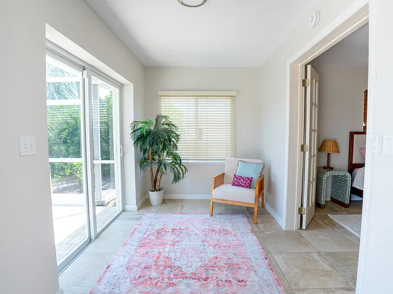 1105 Caples St — Photo 15