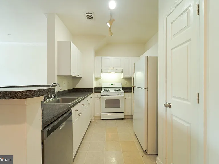 11391 Aristotle Dr #11-214 — Photo 9